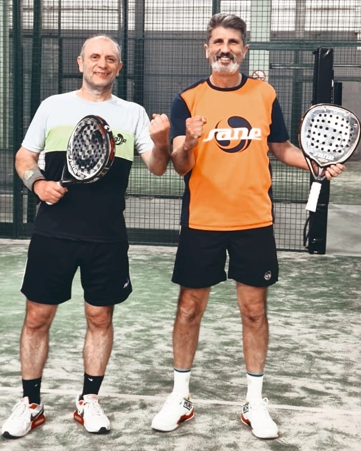 El CENTRO DE ENTRENAMIENTO SANE MADRID ya tiene sus representantes en la final de la categoría +55 de la federación madrileña. @javipozanco, head coach del centro y <a href="/richard/">Richard</a>.padel, director de SANE y SANE FACTORY MADRID, pasan a la final tras un 7-5/6-3.¡Suerte equipo!
#pádel