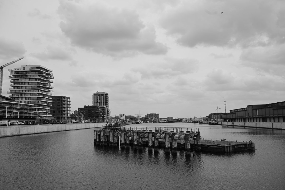 PhilippeM64's tweet photo. Oostende B&amp;W @StadaanZee @oosteroever @NikonBelgie #StadaanZee https://t.co/IeUpD5oBd0