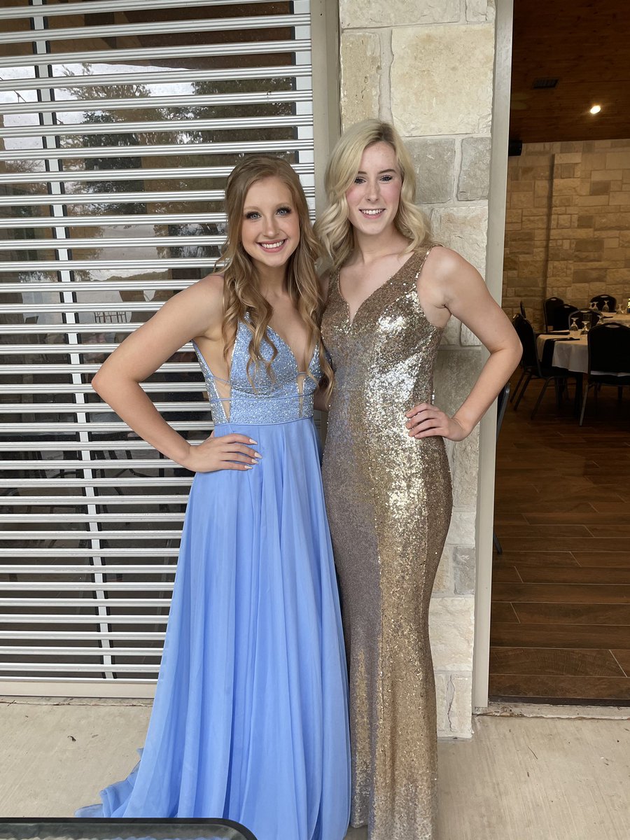 DeltaChiRho1968's tweet photo. β¨Delta Nightβ¨
Rain or shine our members ended this semester with a bang! π€© We loved getting to dance the night away and looking good doing it too! π
#formalszn #sorority #gorho #formal #deltachirho #dxp #rho #brownwood #hpu #howardpayne https://t.co/uwrjS1RrtY