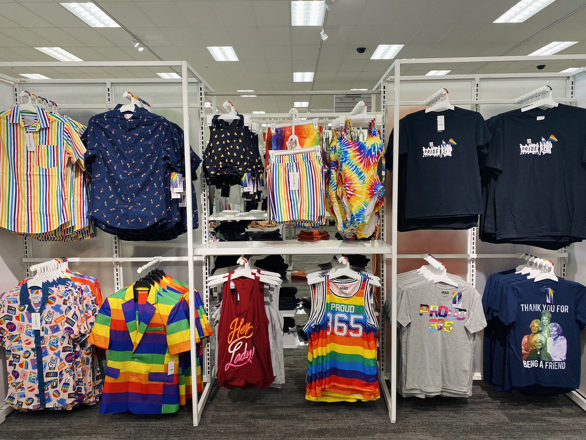 Happy Pride!🌈 Shoutout to my dynamic duo Baily and Alyson for making this set awesome! 
<a href="/AshMo2357/">Ashley</a> @JPDixon77 <a href="/KevinKaminski10/">Kevin Kaminski</a> @ArielRolling <a href="/AlyssaB2357/">Alyssa Blotevogel</a>