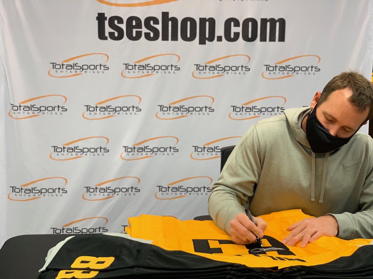 Since the #Steelers welcomed a new tight end over the weekend, let's give away a HEEEAAATHHH Gotham City jersey. 

To win you must follow us, @YINZHERS , and <a href="/TotalSportsEnt/">Total Sports Enterprises</a>  PLUS RETWEET this tweet. 

*Must follow all guidelines to win* Winner announced on Wednesday
