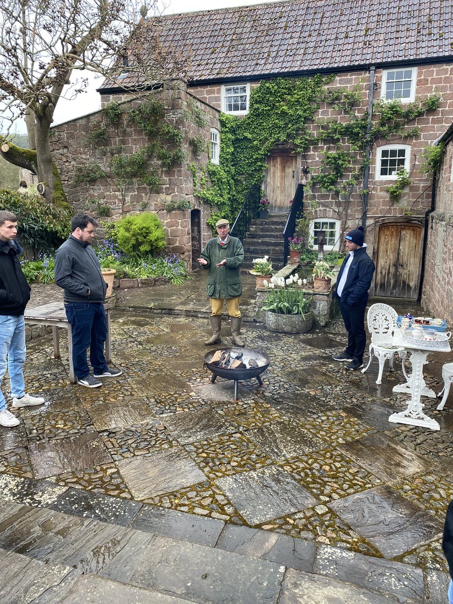LewisSpareychef's tweet photo. Awesome day at @HuntshamFarm looking at the middles white pig! Good to see where the product comes from! @TheManorHouse 🐷 https://t.co/ktUTxKU6GY