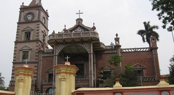 LegalLro's tweet photo. #FCRAViolation Catholic Mission of Western Bengal got Rs 20 Cr from international Jesuit conversion Mafia that uses fake persecution theories to harvest fear funds globally &amp; run Soul harvesting projects on Hindus. Links with Maoist Fr Stan Swamy observed. Sought @HMOIndia action https://t.co/eHXFlqWYJe