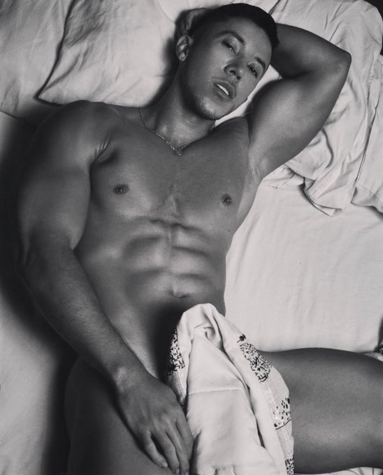 Some Mondays you just don't give a sheet, today is one of those #Monday #camguy #jockmen @Matiasclark93