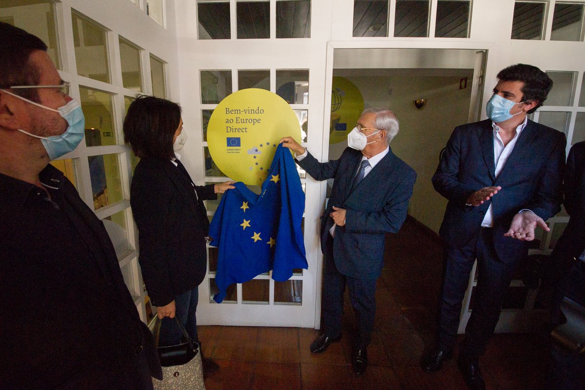 EuropeDirectVDL's tweet photo. Hoje, dia 03 de maio de 2021, teve lugar a inauguração do Europe Direct Viseu Dão Lafões 🇪🇺
Venha conhecer-nos!
#dao #lafoes #viseudaolafoes #regiaodeaveiro #eu #uniaoeuropeia #europedirect #europedirectviseudaolafoes #cimvdl #cimviseudaolafoes https://t.co/uNgT2yuLl6