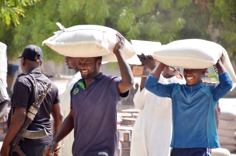 SadeeqKurbe's tweet photo. Hausari, Shehuri North: 2,000 widows, aged, vulnerables get @ProfZulum’s food relief 

Two thousand vulnerable persons, many of them widows and the aged in Hausari and Shehuri North  benefited food relief, authorized by Governor Babagana Umara Zulum. https://t.co/M5deNiMOyc