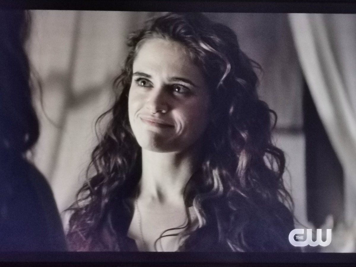 I mean, who on Earth could say no to this face?

Well, Ryan obviously did, but I blame the knock on the head, because HOW CAN YOU SAY NO TO THIS FACE <a href="/bevin_bru/">Bevin Bru</a> #Batwoman