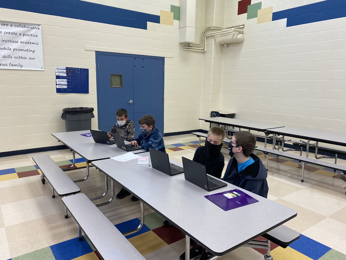 This 5th Genius Hour group is working hard! I can’t wait to see what they create! #METeach <a href="/LSoendker/">Lauren Soendker</a> <a href="/_crabtastic_/">Cristina Stevens</a>