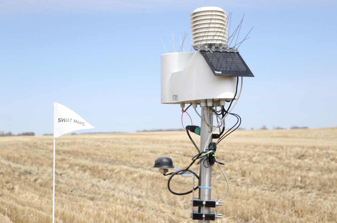 Thursday's #weatherstation and #soilmoisture probe install ft.@danielle_epp 

#swatwater