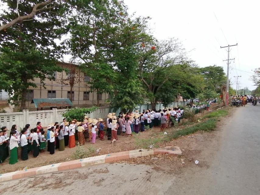 Monywa held a No-Strike protest where teachers &amp; students in their school uniforms vowed to not give or receive education provided under the military regime. 

So courageous, esp these students.I would like to help them out in anyway that I can. #May3Coup
#WhatsHappeningInMyanmar