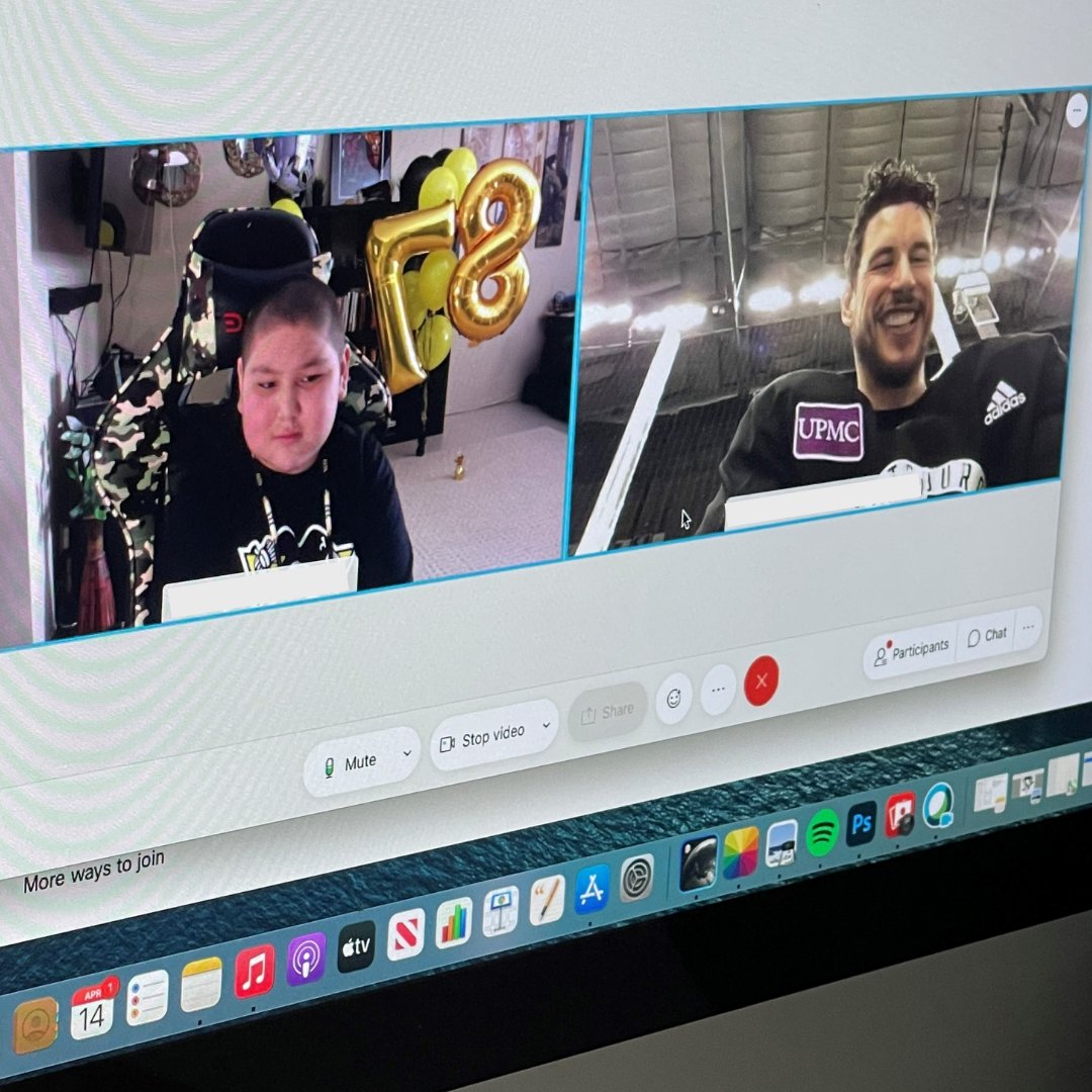 Dian's dream of meeting his hero, NHL player Sidney Crosby, came true! The <a href="/penguins/">Pittsburgh Penguins</a> also sent Dian some very special souvenirs, and Dian and his family did the same for Sid! How gorgeous is Sidney's personalized beaded medallion made by Dian's mom 😍💖
#Winnipeg #Manitoba