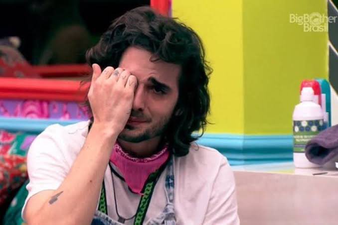 LeoMaia_'s tweet photo. PERDEU TUDO: Jovem tem mesada de 10k reduzida pra 5k e agora mora de favor em um programa de TV. https://t.co/fcndwbRSN5