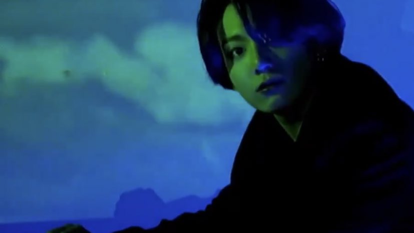 xiaotingcut's tweet photo. JK’S CLIP - ALL IN BLACK https://t.co/OqnwO72lUS