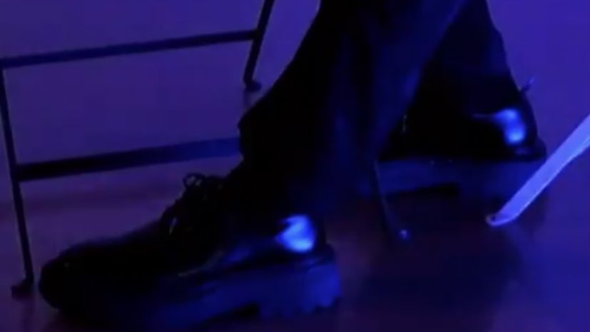 xiaotingcut's tweet photo. JK’S CLIP - ALL IN BLACK https://t.co/OqnwO72lUS