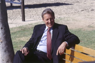 Bruce, as Ketledge, in the TV mini series 'Arthur Hailey' s Detective' (2005).
#BruceBoxleitner #TomBerenger
#AnnabethGish #CybillShepherd
#FranckWhaley #RickGomez 
#CharlesDurning #Hallmarkmovie
#Miniseries #detective #MYSTERY