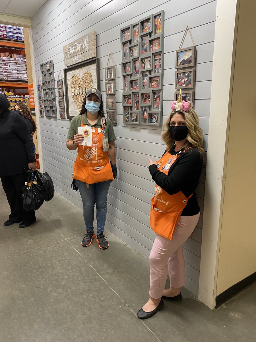 Jo T celebrating her 6th year anniversary! #thefine29