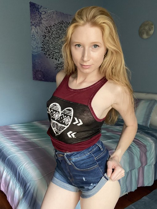 This top is a little sheer. I hope you don&rsquo;t mind. 😅 https://t.co/LnCpBrj3CG