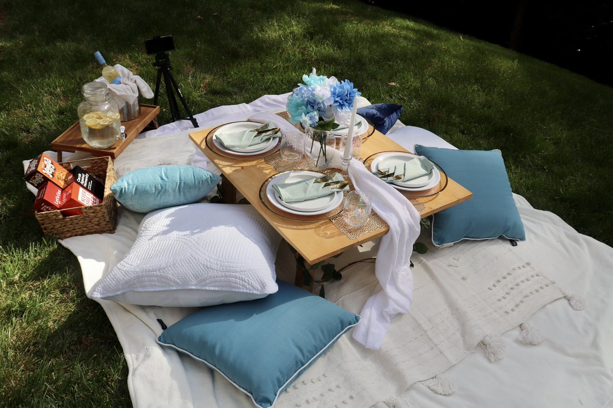 _KiaMariah's tweet photo. Today I launched my luxury picnic business, Kontemporary Picnics, in the RDU area!! I am now accepting bookings! RT to promote my small business🙏🏽🧺🌻✨ https://t.co/Aw4aaneGid