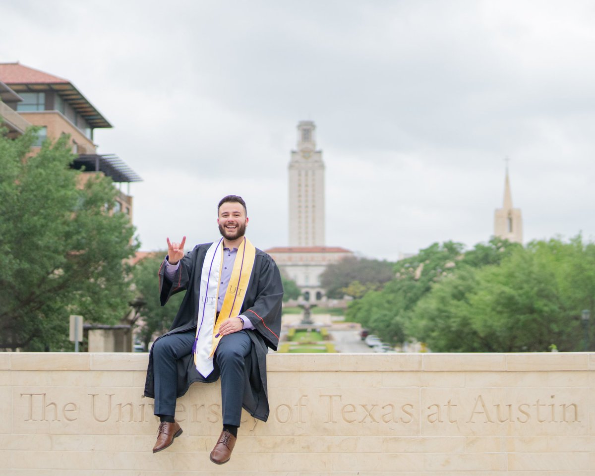 PinaGaspar's tweet photo. Finally graduating from THE University of Texas at Austin 🤘🏻 ¡Si Se Pudo! 

B.S.A Biochemistry ✅
B.A Health &amp; Society ✅
3.9 GPA ✅
8x University Honors ✅
First Generation + Latinx Grad ✅
Full Scholarship to Medical School ✅

Next: McGovern Medical School Class of 2025 👨🏻‍⚕️ https://t.co/1saIBMdKyZ
