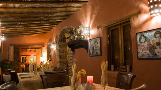 CONFORT 
En <a href="/posadaelencanto/">posada el encanto</a> sentirás mucho confort, sus instalaciones están hechas para el descanso y la relajación. Es inevitable sentir paz y tranquilidad cuando la visitas y percibes su ambiente ¡Date la oportunidad de hospedarte en este lugar tan encantador!