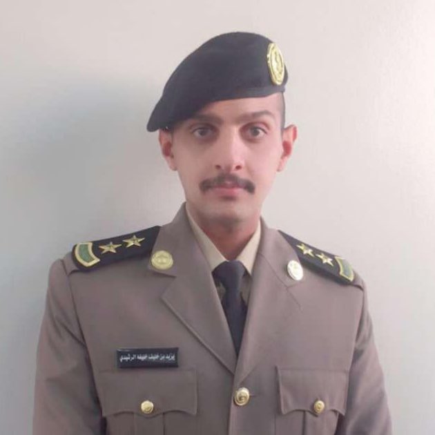الحمد لله من قبل ومن بعد.. أبارك لابن اختي الملازم أول / يزيد بن خليف الرشيدي .. تخرجه من كلية الملك فهد الأمنية .. والله يوفقه لخدمة دينه ثم مليكه ووطنه.
#كليه_الملك_فهد_الامنيه #كلية_الملك_فهد_الأمنيه