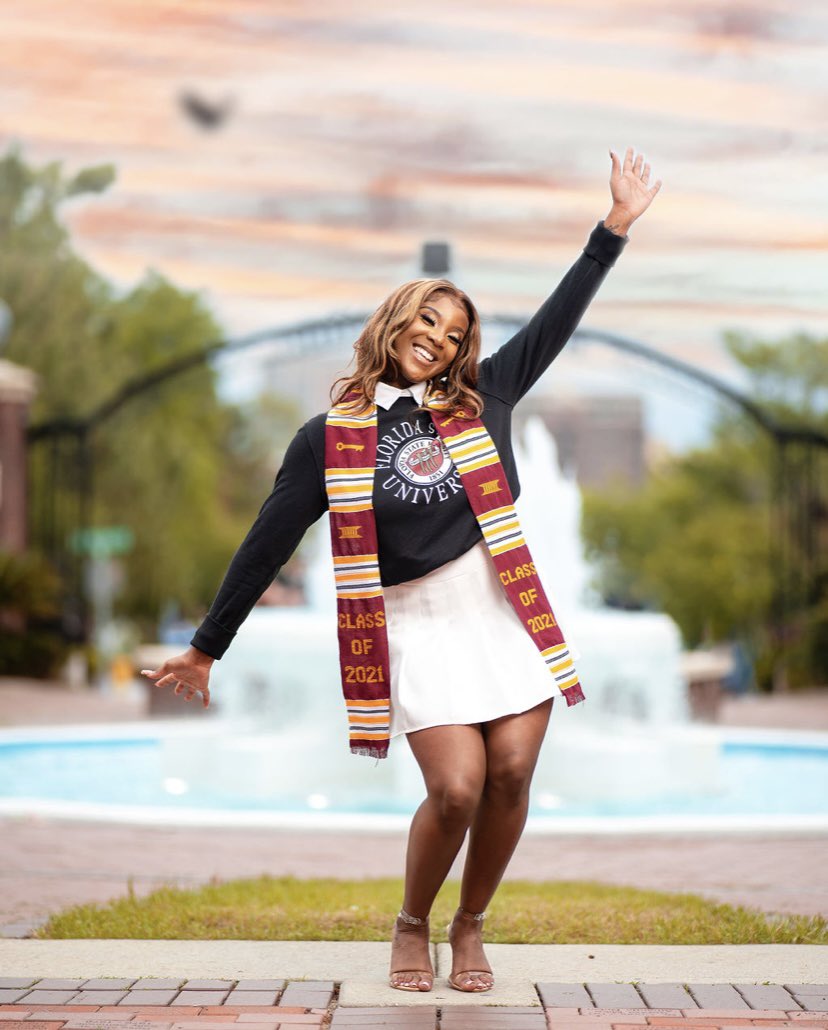 𝑻𝒉𝒆 𝒕𝒂𝒔𝒔𝒍𝒆 𝒘𝒂𝒔 𝒘𝒐𝒓𝒕𝒉 𝒕𝒉𝒆 𝒉𝒂𝒔𝒔𝒍𝒆 👩🏾‍🎓
•
•
•
#fsugrad #fsualum #blackexcellence #blackgirlmagic #fsu #grad #blackgirlsgraduate #blackgrad #blackandeducated