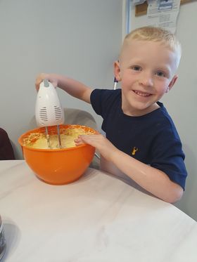 ssppacademy2020's tweet image. Spreading kindness in the spirit of @captaintommoore. Well done Mia &amp;amp; Jake for making 100 cakes and delivering them to friends and neighbours. We are proud of you #CaptainTom100 #CaptainTom100SFSC