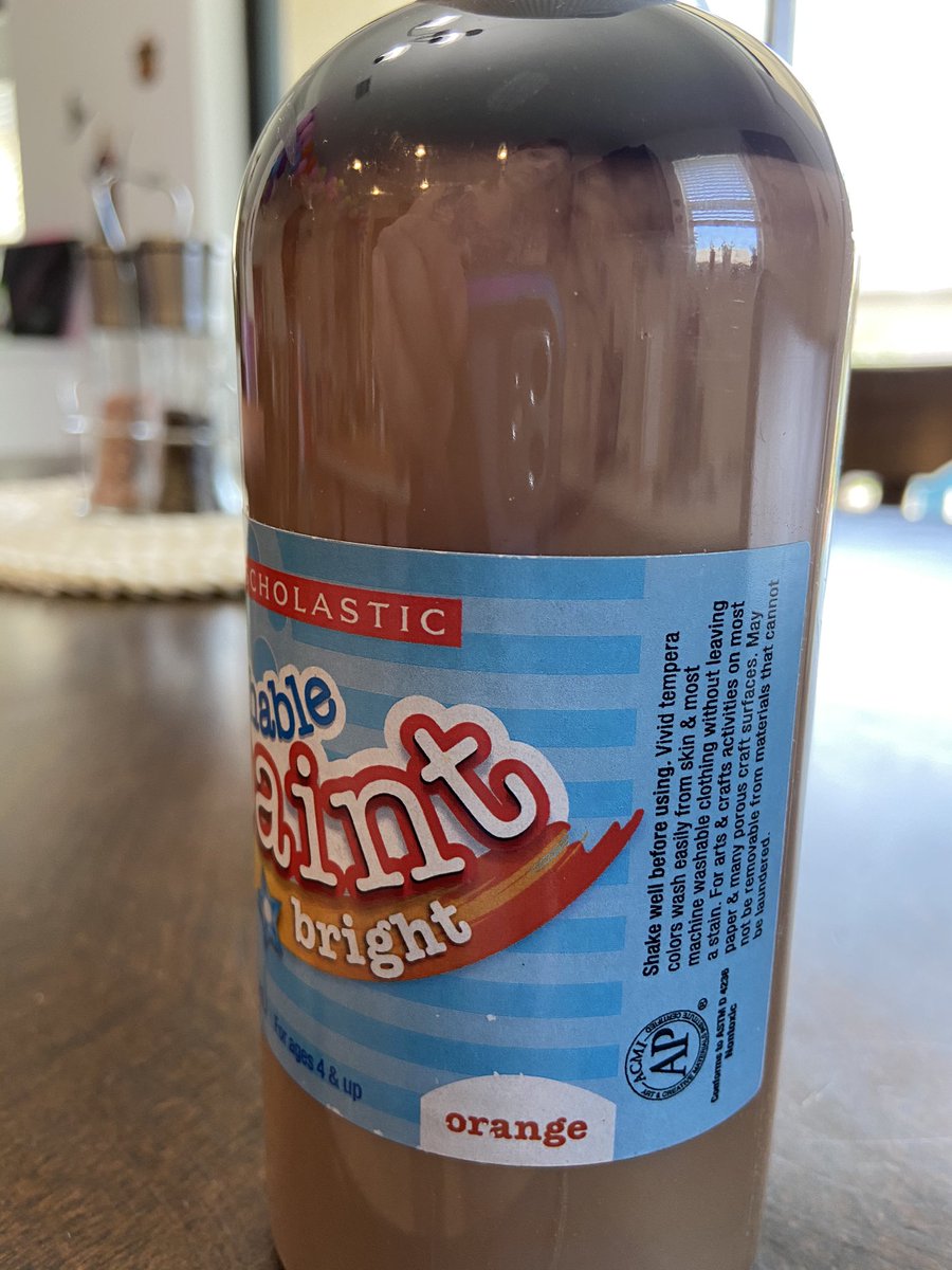 4LoriA's tweet image. @Scholastic When did orange become the new brown? I’ve had this paint less than a year and it’s gone from bright orange to this despite being kept in a dark cool pantry. No amount of shaking has done anything. #orangepaint