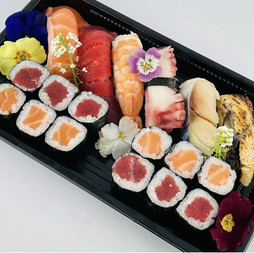hitbirmingham's tweet photo. Sushi lovers... this one's for you! 🍱 The legendary Sushi Passion have been serving up traditional Japanese sushi from their base in The Great Western Arcade since 2014! 🇯🇵🍣 If you love sushi... you know what you need to do! 😉
.
📸 Sushi Passion
.
#hitbirmingham #birmingham https://t.co/fgasqLtppg