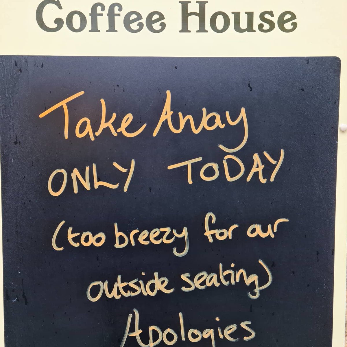 It's looking like a soggy start to the day on Tuesday so takeouts only until it fairs up

#yorkshireweather
#cafelife 
#cantwaittoseeyou 
#reopen 
#northyorkmoors 
#outsidedining 
#helmsley 
Visit Helmsley