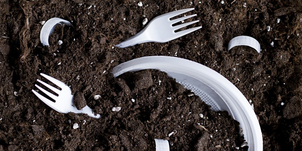 CNS_UMass's tweet photo. Ever wonder about the efficacy of #biodegradable plastics? Here's another story about the game-changing #innovation that will have a significant impact on waste management! https://t.co/T6OBicPJNJ

#UMassPSE #materialscience https://t.co/vyMq4cpw8n