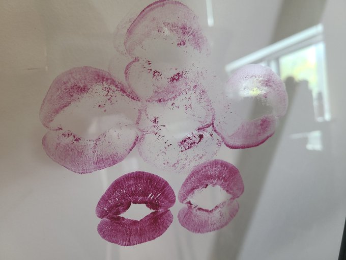 Lipstick fetish anyone? Vid is on https://t.co/dfRabRdrlt ?? https://t.co/nrQs4t2ax4