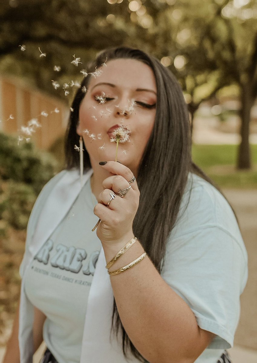 A l e x a n d r i a🌻 tweet media