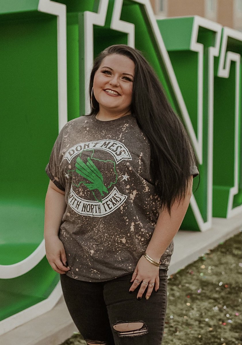 A l e x a n d r i a🌻 tweet media