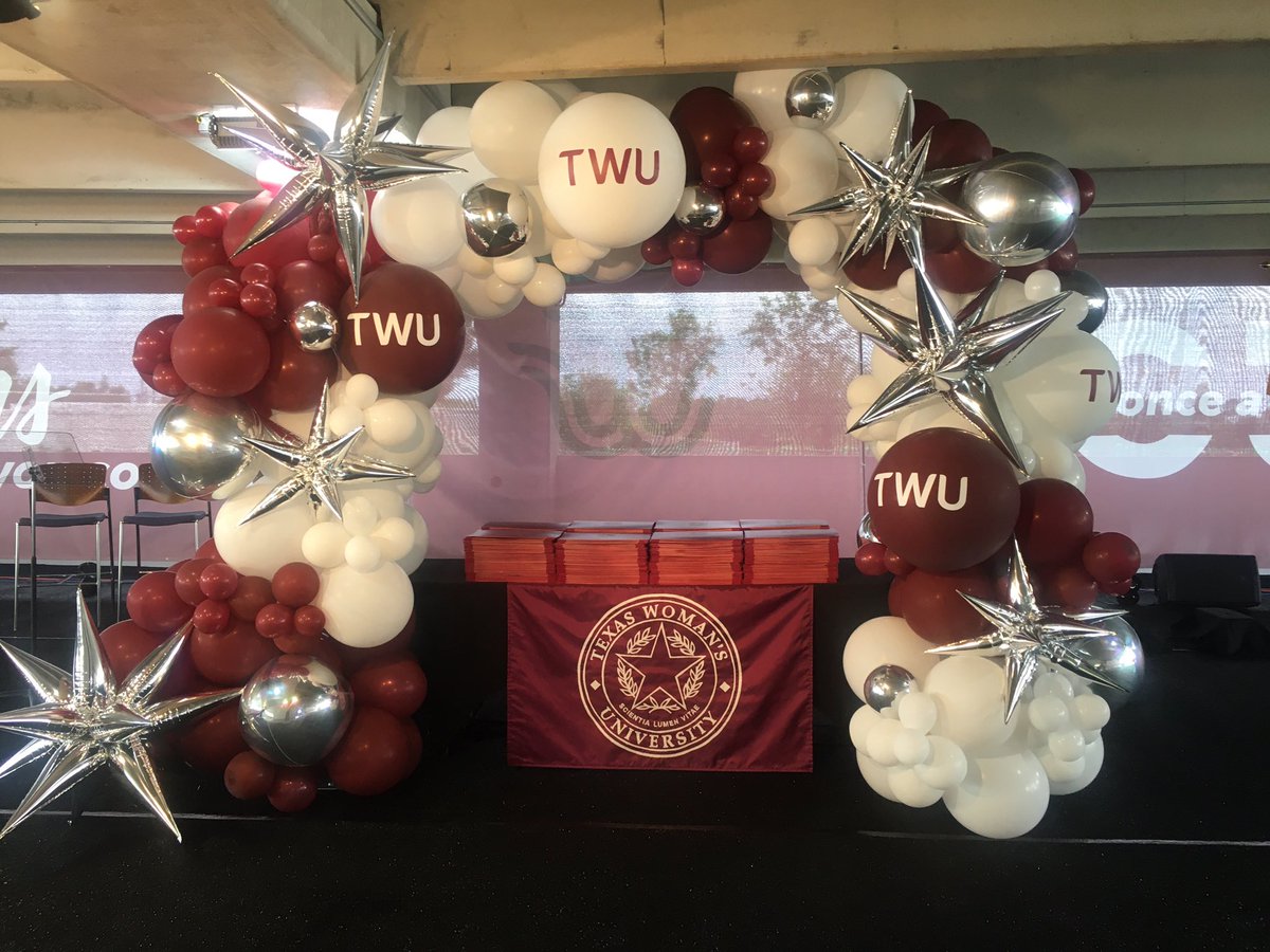 What a great TWU Houston commencement! Thanks HCSS for the amazing drive-through setting!  #TWUGrad21 <a href="/TWUpres/">Carine Feyten</a> @TWUProvost @TWUhealthscdean