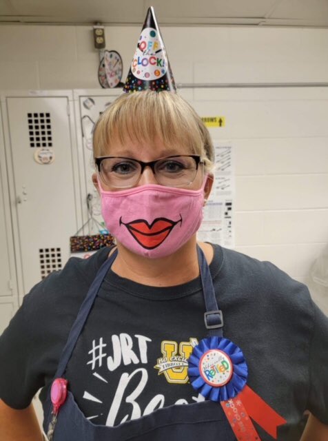 VVSDNutrition's tweet photo. Congrats on your #retirement Debbie Hamilton from our @VVSDNutrition @NEUPROUD team and for your 10 years of service to @VVSD365U !! https://t.co/0dvm73uj99