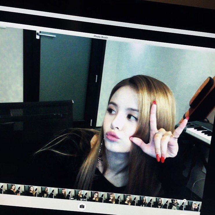 EGIRLSORN's tweet image. Newsflash: hoes mad

#손 #씨엘씨