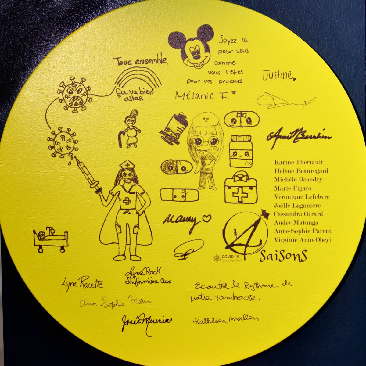 FCitedelaSante's tweet photo. Le 1er mai, la Fondation a dévoilé l'oeuvre collective L'UNITÉ FAIT LA FORCE.. Un grand merci aux artisans du @cirque_eloize ainsi qu'à la @banquenationale pour son soutien financier. #unité #ensemble #covid19 #laval #cisssdelaval https://t.co/lGRV5RWnYk