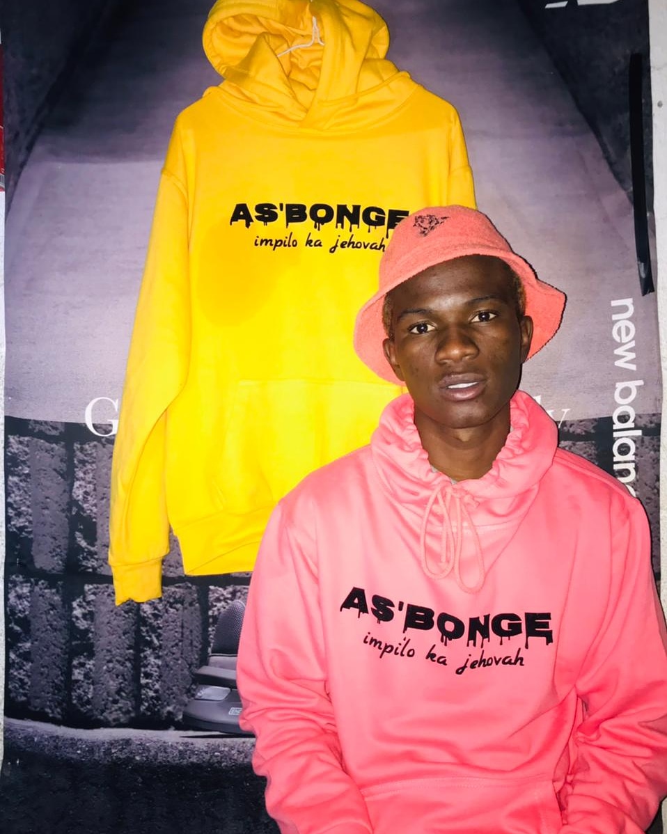 skafthin's tweet image. -You might be unemployed right now, but your job is to work on your dream.🙏