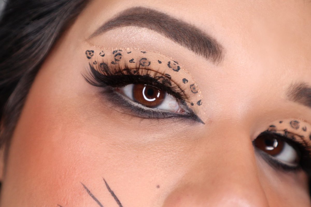 swateeshrma's tweet photo. All the beans are tagged #Cheetah #LeopardCat #CatsOfTwitter #makeupartist #makeuplover #BombBrows #cateye #iconiclondon https://t.co/HI7BZDi2YN