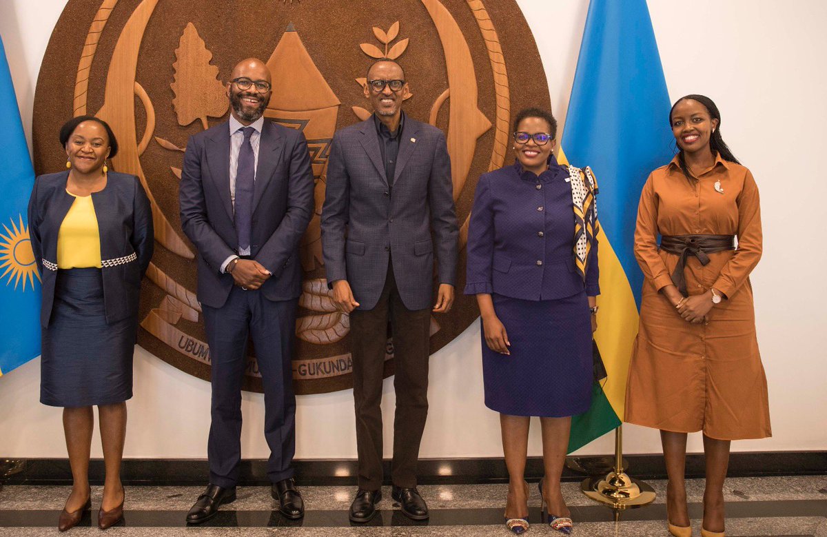 UrugwiroVillage's tweet photo. Earlier today, President Kagame also met with @MTNGroup CEO, Ralph Mupita who is in Rwanda for the listing of @MTNRwanda on the Rwanda Stock Exchange. https://t.co/qbt9mg2LV3