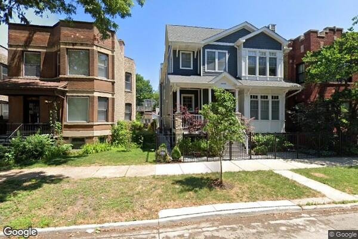 SpoterTweets's tweet photo. Retired Cub Ryan Dempster lists Lakeview home for $2.25M https://t.co/jKY1fvikb9 https://t.co/mWy64z1Cmi