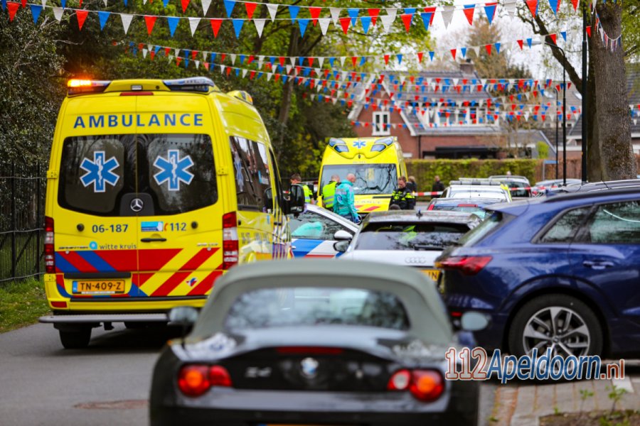 Vrouw (66) ernstig gewond na harde val met fiets op de Planetenlaan in #Apeldoorn. 112Apeldoorn.