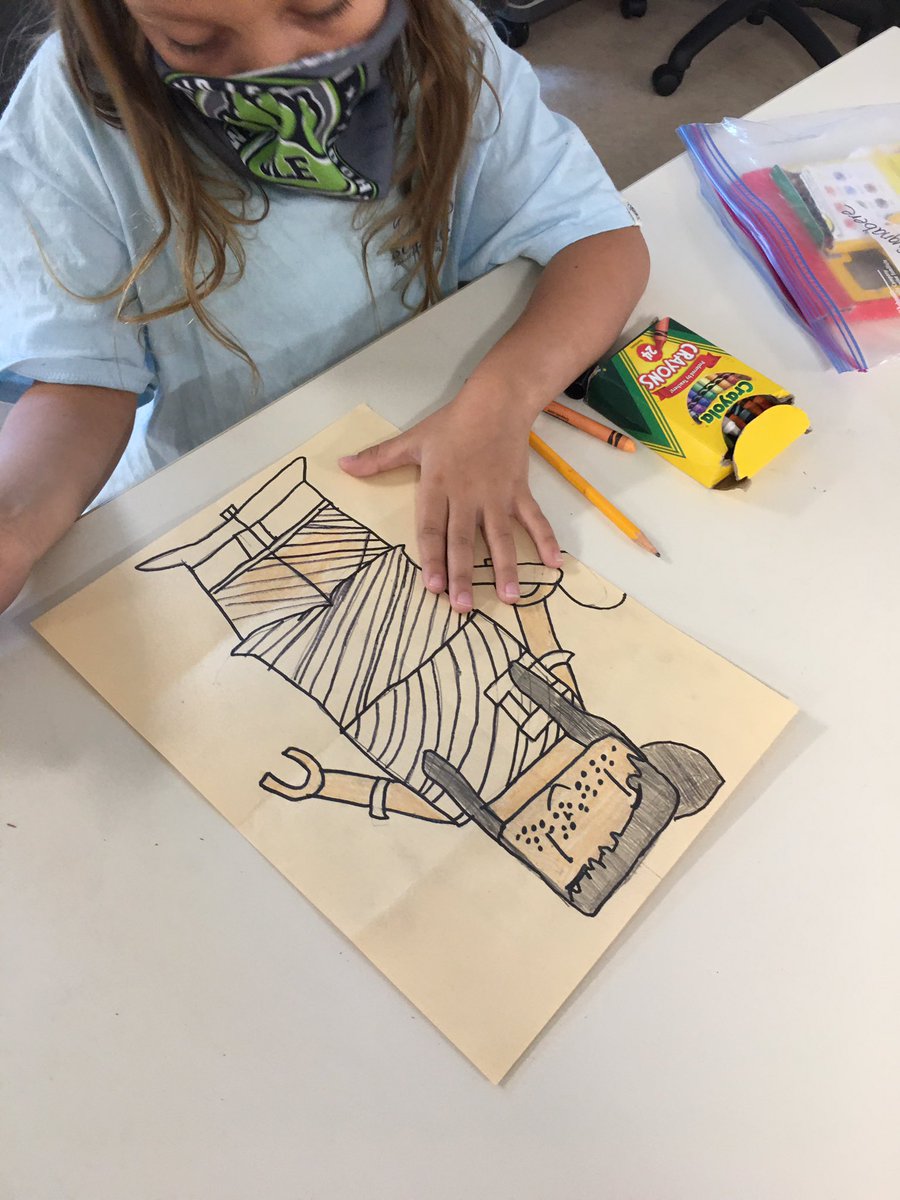 NjoyartJoy's tweet image. Understanding mathematics through a visual level by using symmetry in body balance. @DLE_Lions @FBISDvisualart  #funwithlegos #letthemcreate