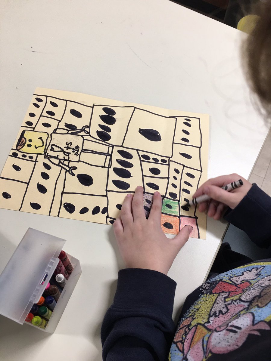 NjoyartJoy's tweet image. Understanding mathematics through a visual level by using symmetry in body balance. @DLE_Lions @FBISDvisualart  #funwithlegos #letthemcreate