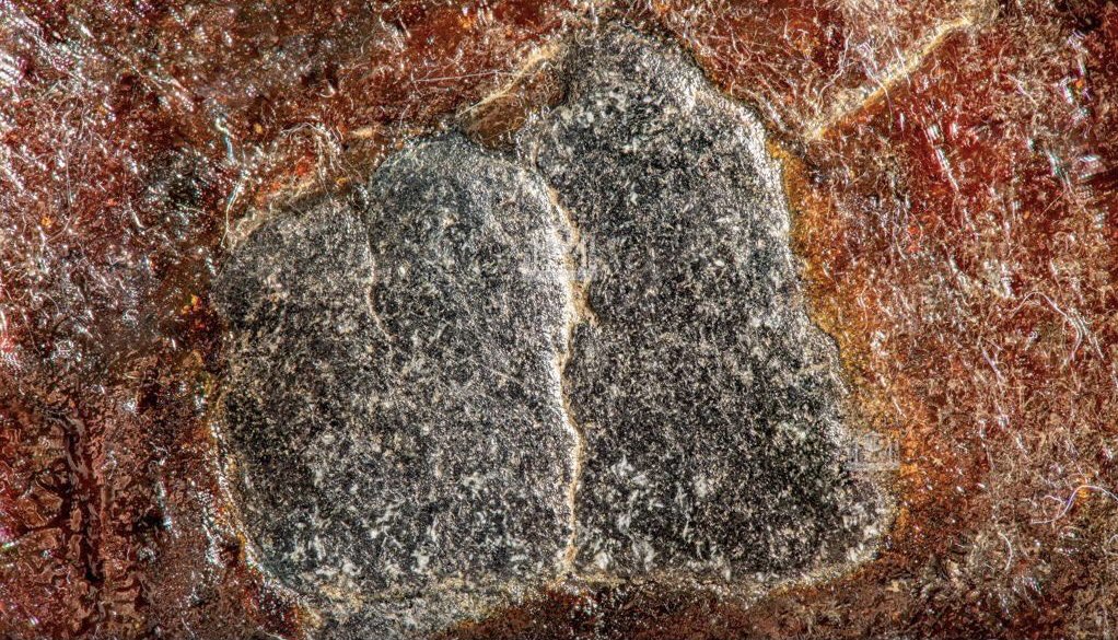 HamidMirPAK's tweet image. Allah o Akbar. Amazing pictures of Hajr e Aswad ( black stone) Never seen before.We can see a new world inside this holy stone.Latest technology was used to see the every part of the stone