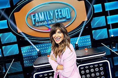 casasola_89's tweet photo. #OT1: David Bustamante, Rosa, Gisela, Manu Tenorio y Natalia.

Vs

#Eurovision: Karina, Soraya, Daniel Diges, Miki Núñez y Chikilicuatre.

#FamilyFeud, el nuevo concurso de Antena 3 presentado por Nuria Roca, enfrentará a dichos cantantes en uno de sus programas. https://t.co/aafbXqgKT0
