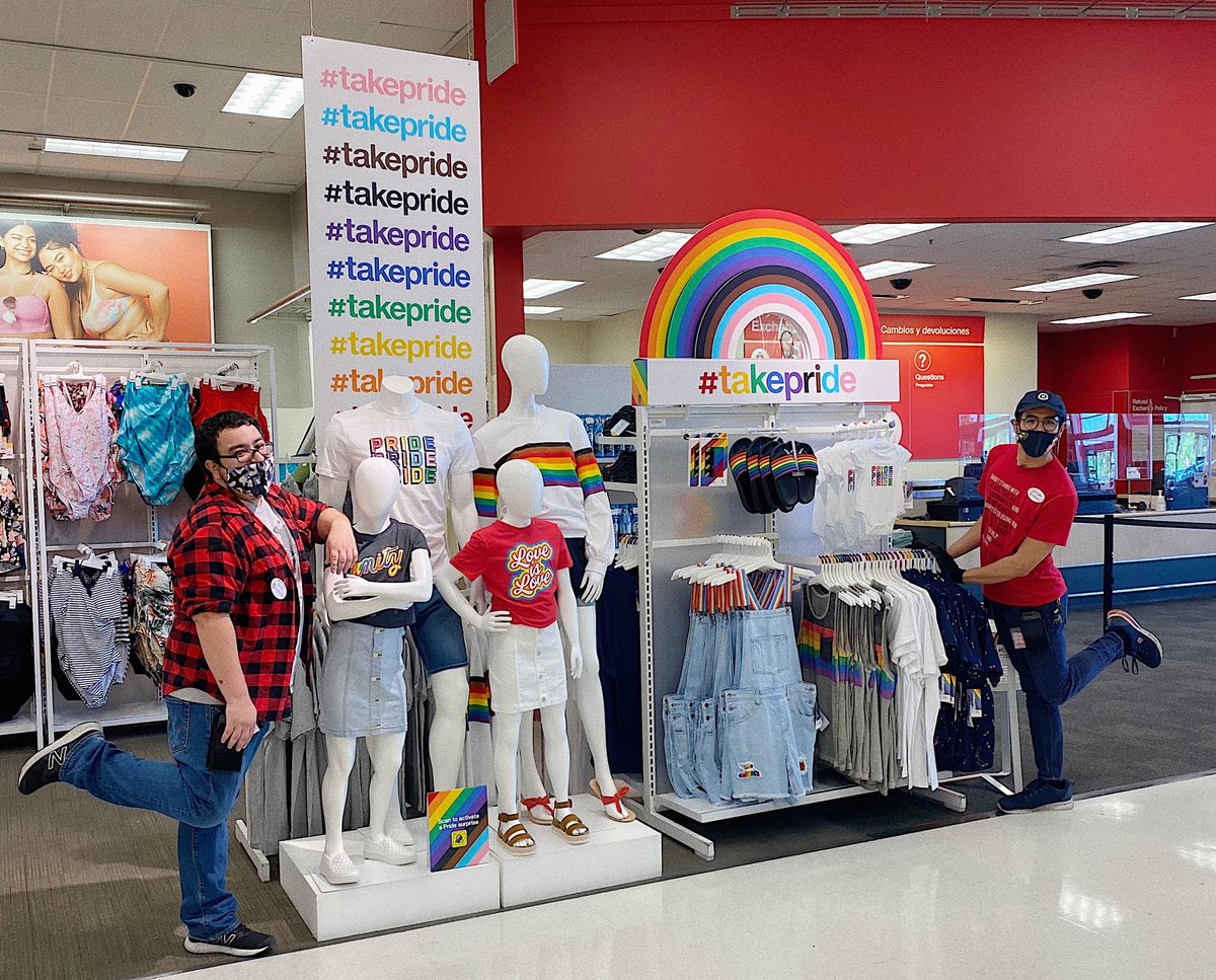 RubyC2715's tweet image. Our Team is loving that Target is here to celebrate family in all forms🌈 #GOTARGET 
@SavFromTarget21 @GaradaVilla @tracyacurry1 @LDJones817 @Janette_B2715