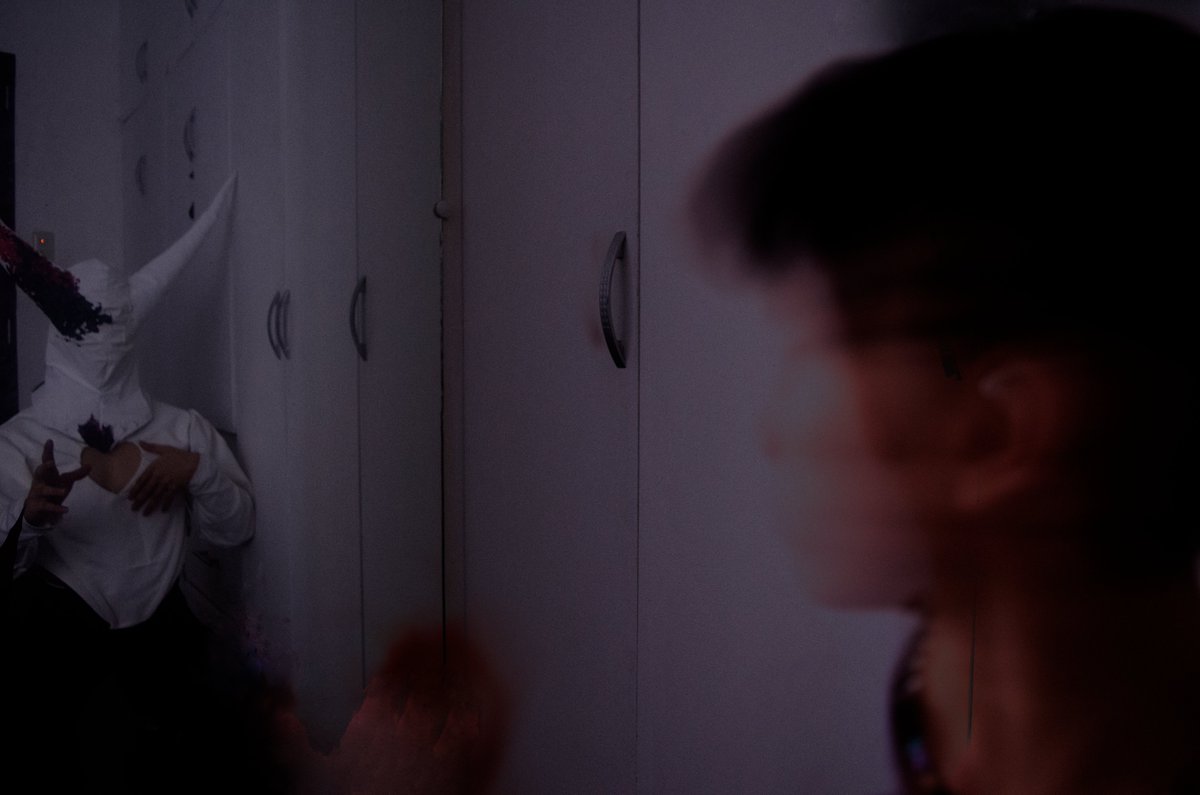 #HFMetGala2021 
❝ Faces in the Mirror ❞
︵‿︵‿︵‿︵‿︵
They say mirrors are portals.
Gateways for ghosts, spirits and phantoms to cross thresholds between dimensions. 
I believe in it. 
I believe in it because I've had several encounters.