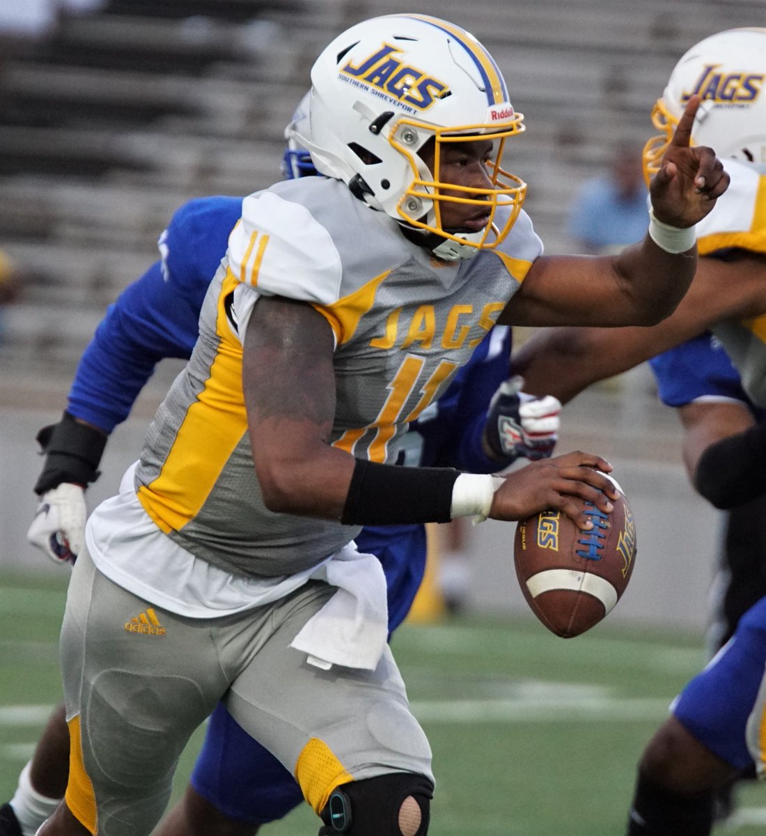 RoadTripSports's tweet photo. Monday kicks off a full week of #CollegeFootballAmerica photos from last week’s #NJCAA game between #SouthernShreveport and #KilgoreCollege. #SSJags #NJCAA #Juco #JucoFB #SpringFootball #RoadTripSports @SS_JAGS
➡️ 📷 Gallery: https://t.co/NqmTD9nVti https://t.co/ToUTCWuJ0m